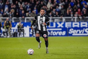 米6体育-包含亚眠球员遭遇连败，训练备战调整士气的词条