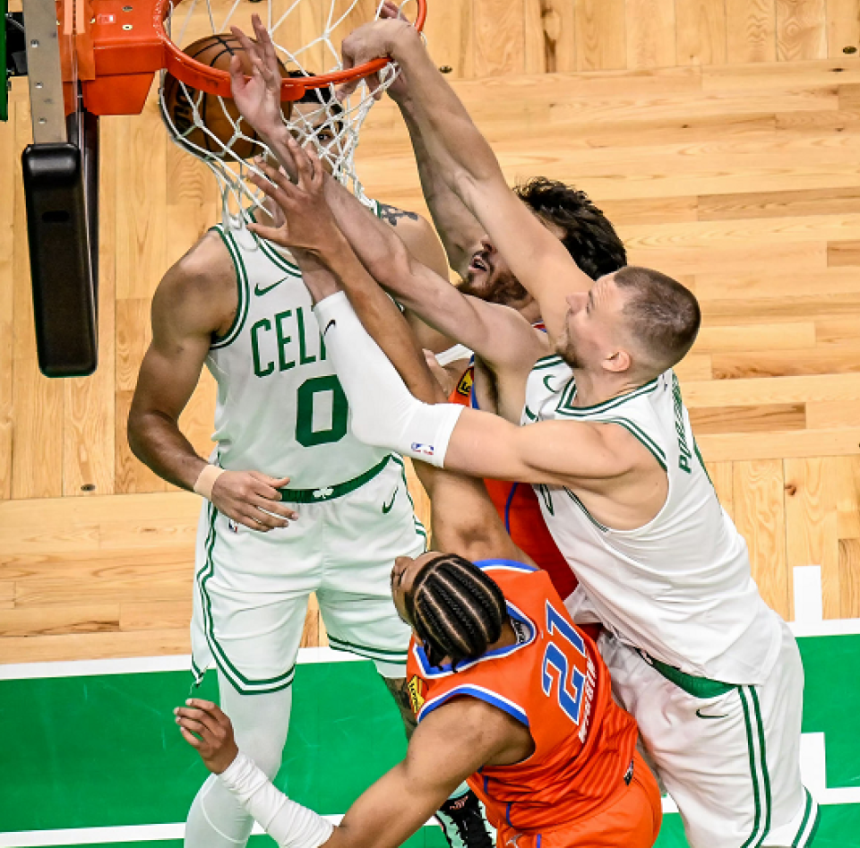 华拉度达期待主场优势，锁定三分(超级碗中场秀)