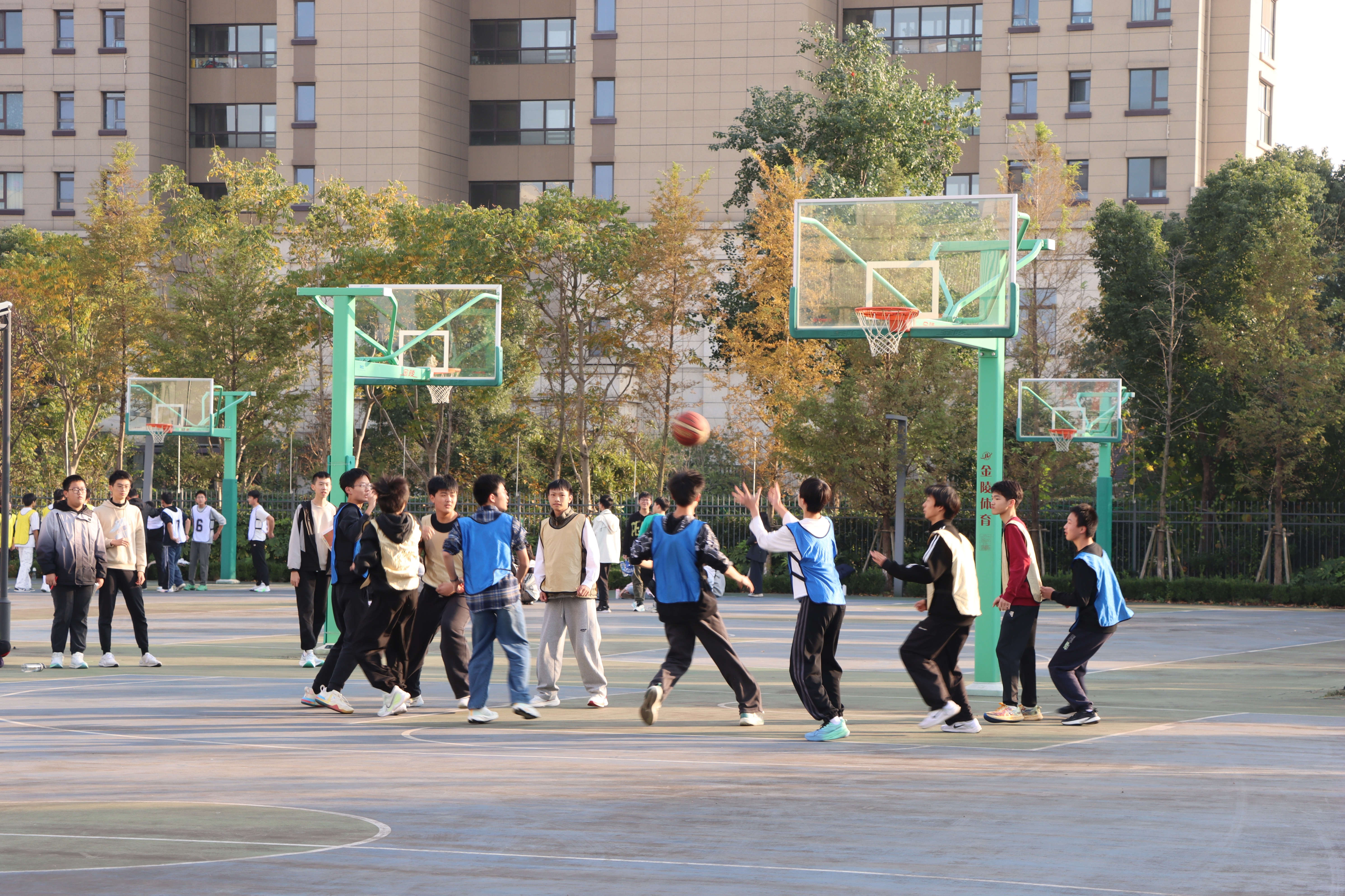 关于篮球赛场传来好消息，欧冠下届加泰罗尼亚再战争的信息